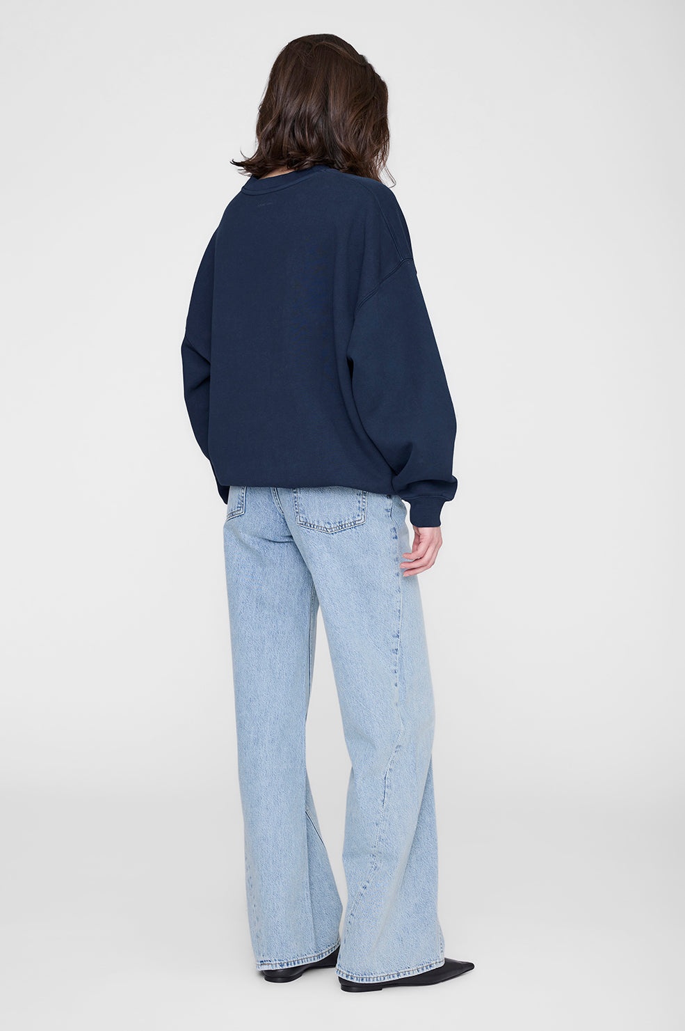 iris-rennes-aninebing_miles-sweatshirt-collegiate-dark-navy_05