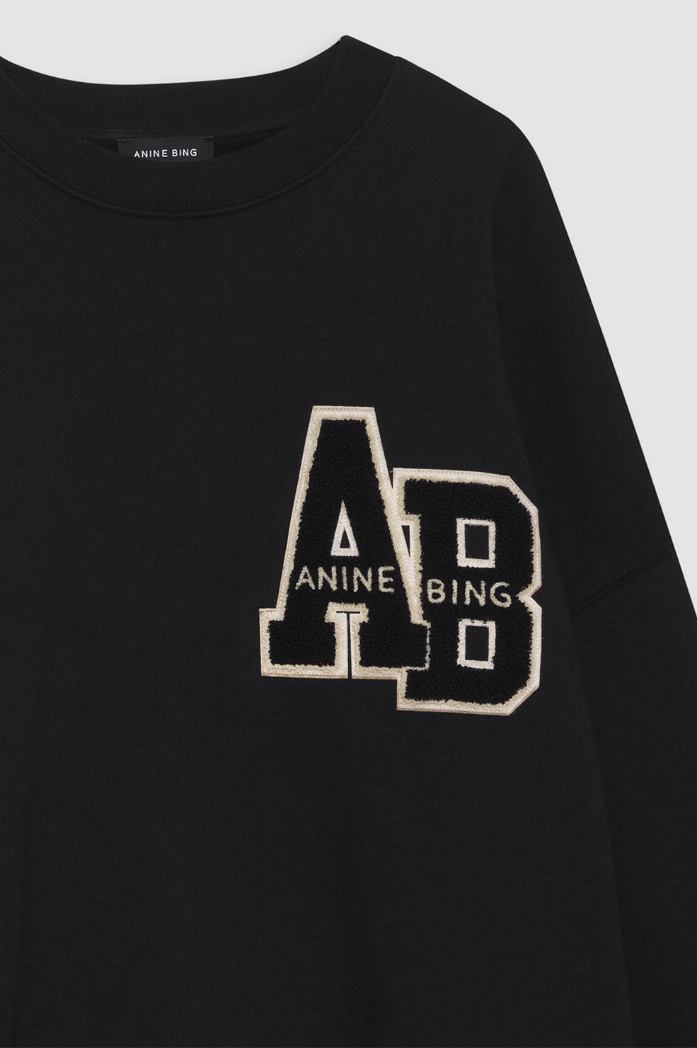 iris-rennes-aninebing_miles-sweatshirt-letterman-black_04