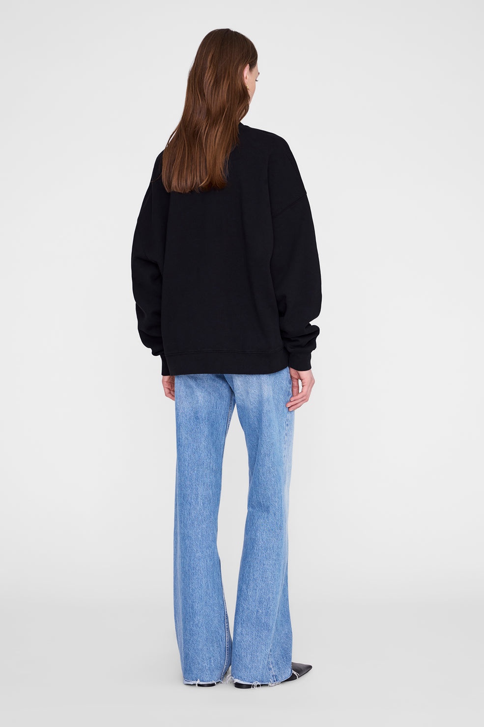 iris-rennes-aninebing_miles-sweatshirt-letterman-black_05