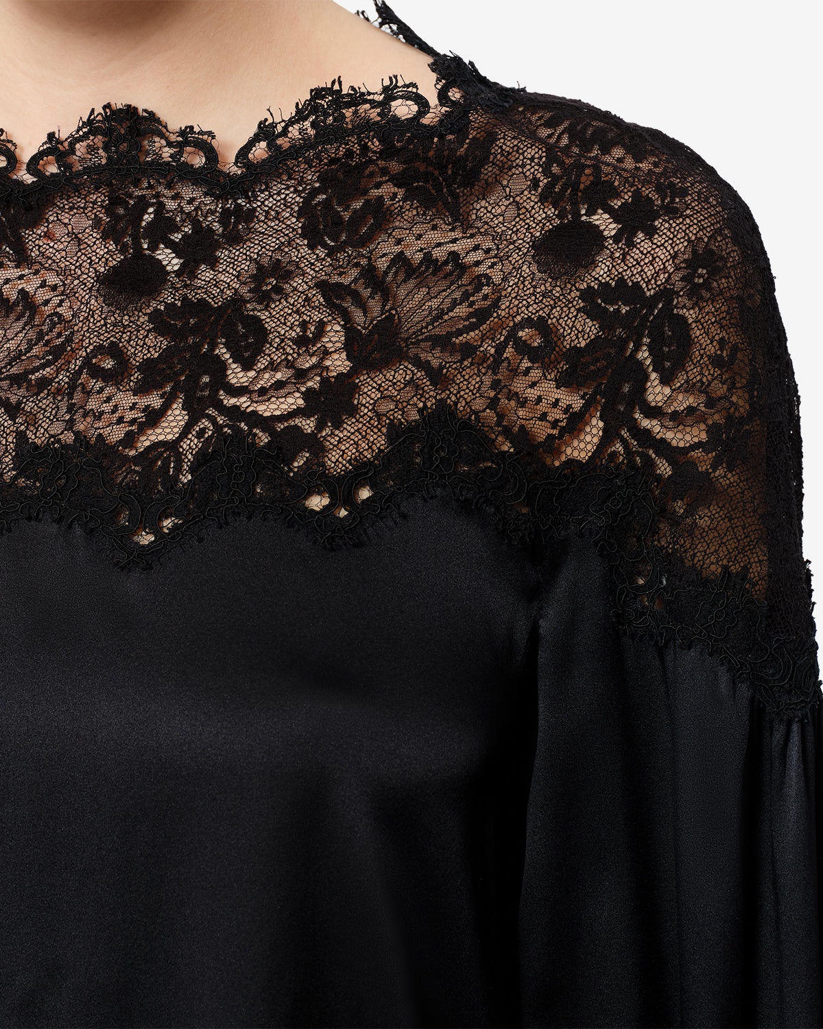 iris-rennes-isabelmarant_azare-silk-blouse-black_02