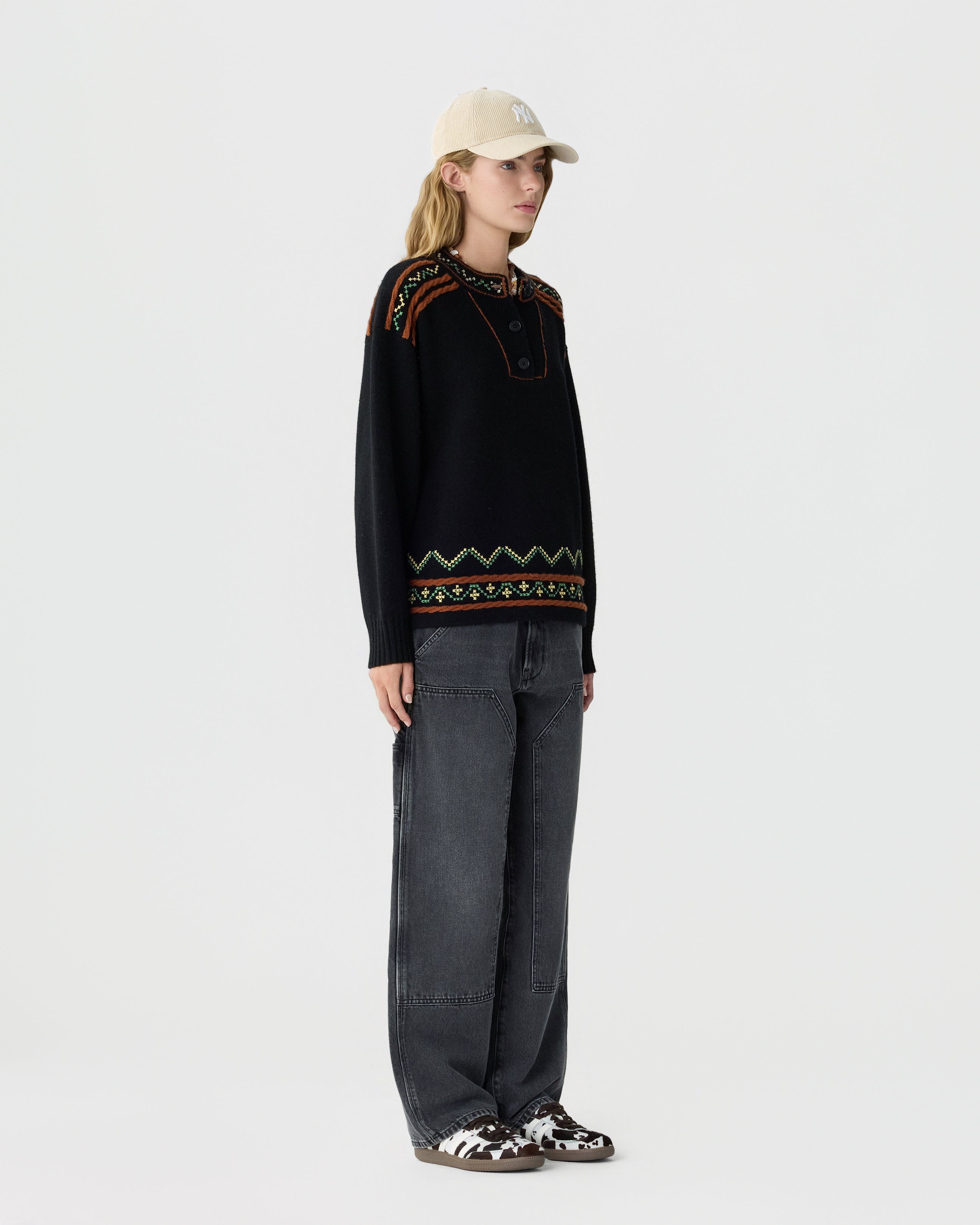 iris-rennes-guestinresidence_fisherman-henley-black_04