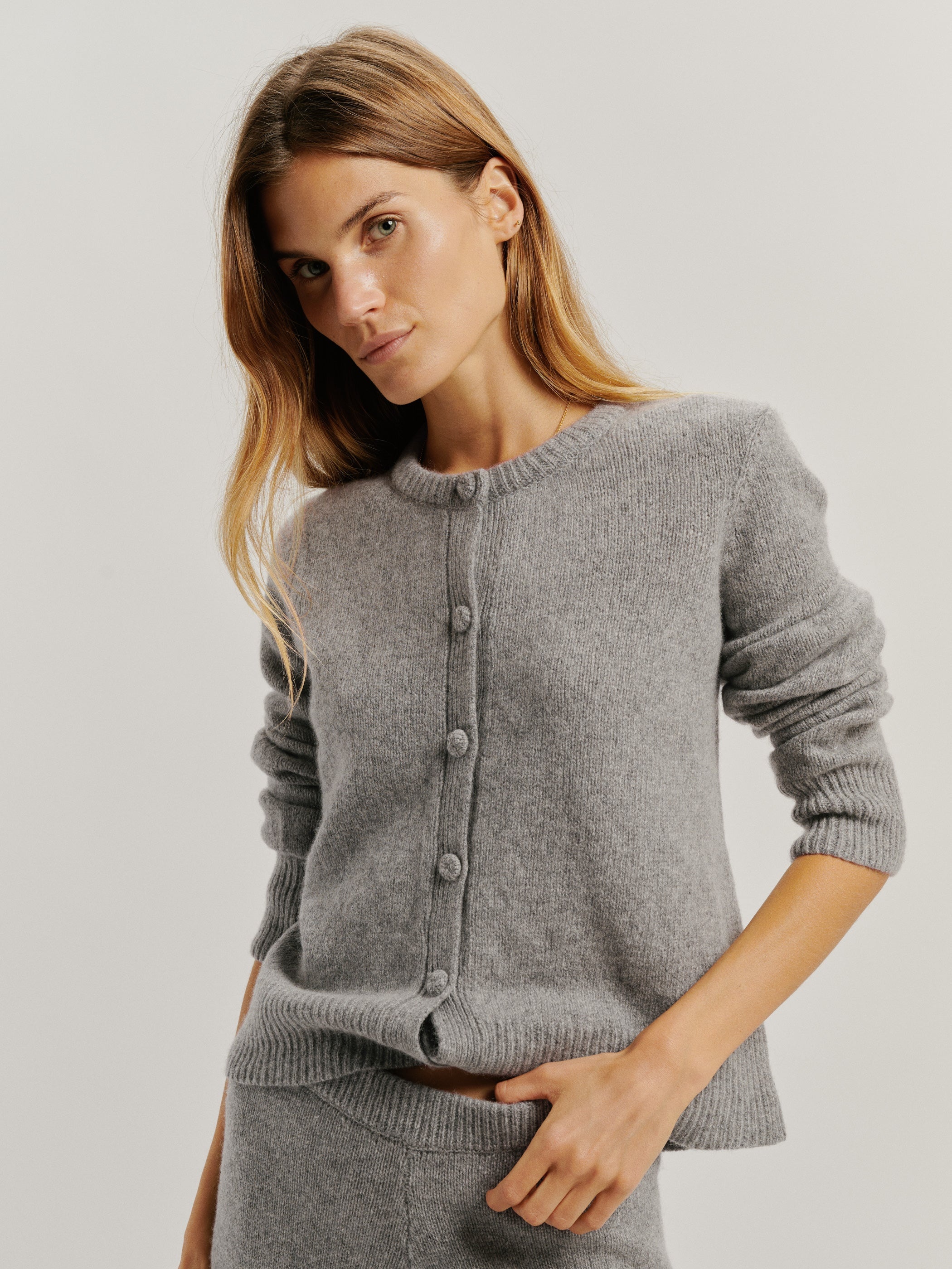 iris-rennes-suziekondi_kadria-heather-grey_02