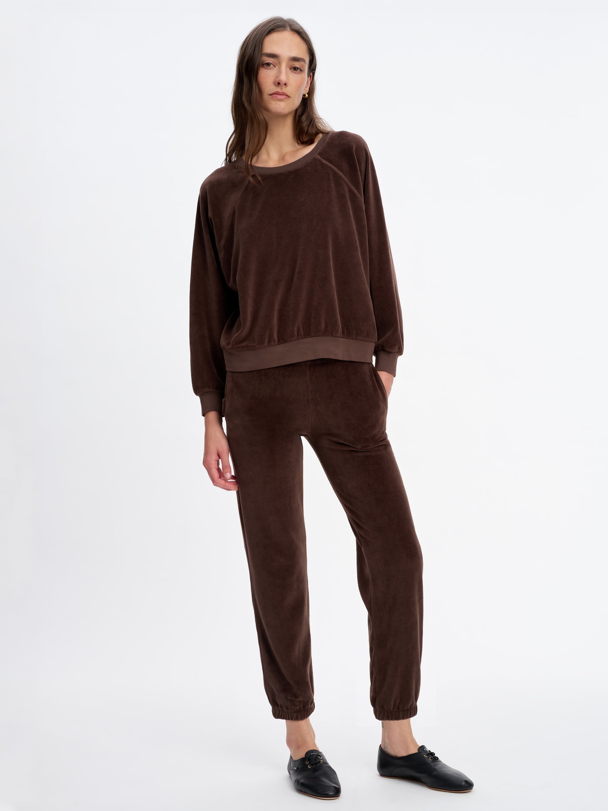 iris-rennes-suziekondi_samos-oversized-walnut_03