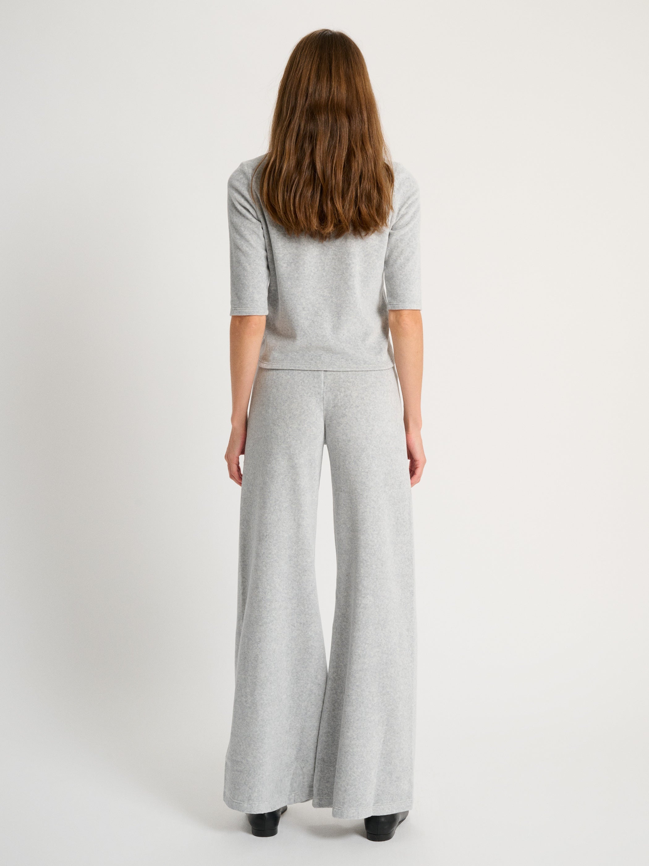 iris-rennes-suziekondi_zephyra-grey-heather_03