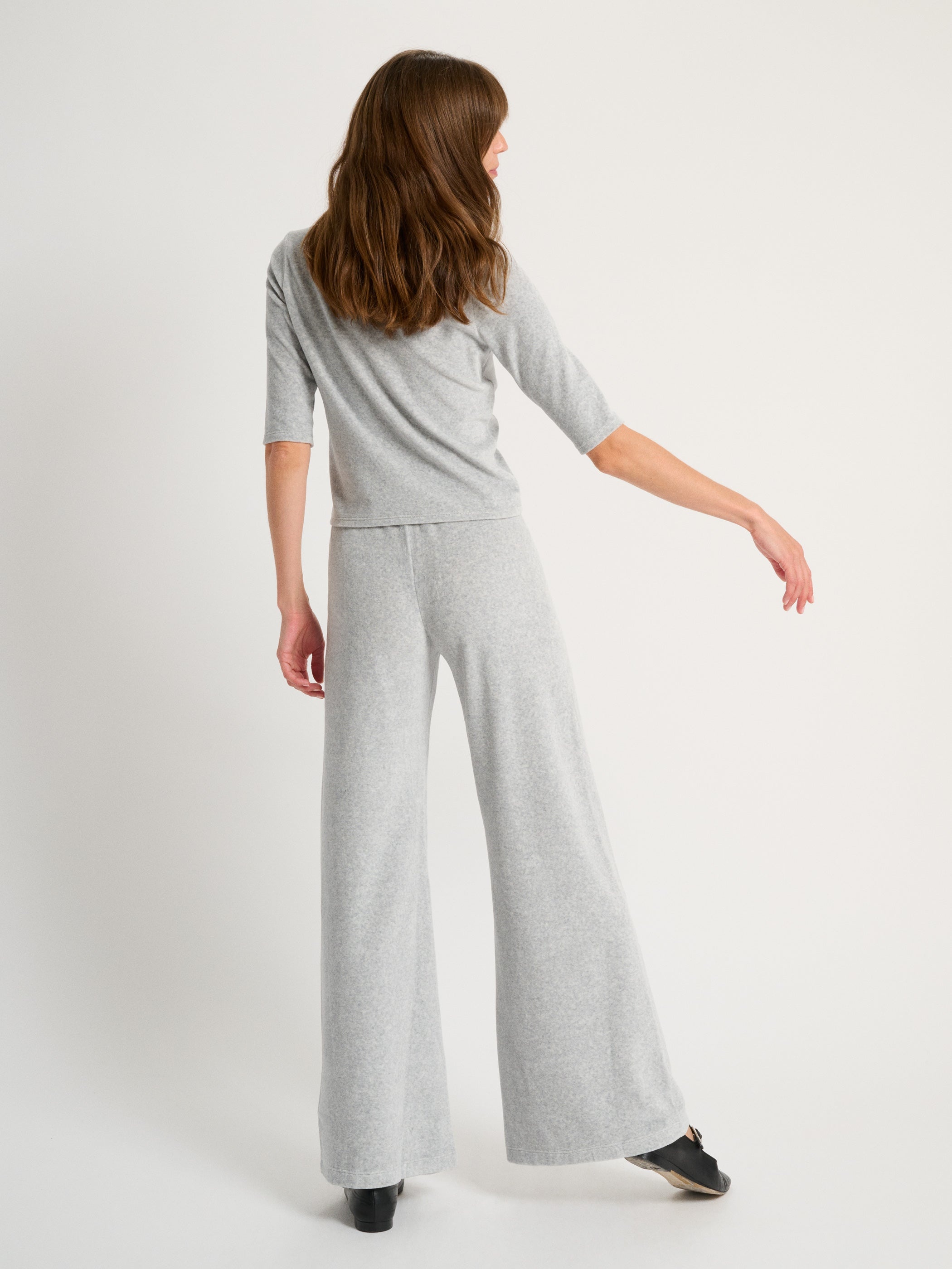 iris-rennes-suziekondi_zephyra-grey-heather_04